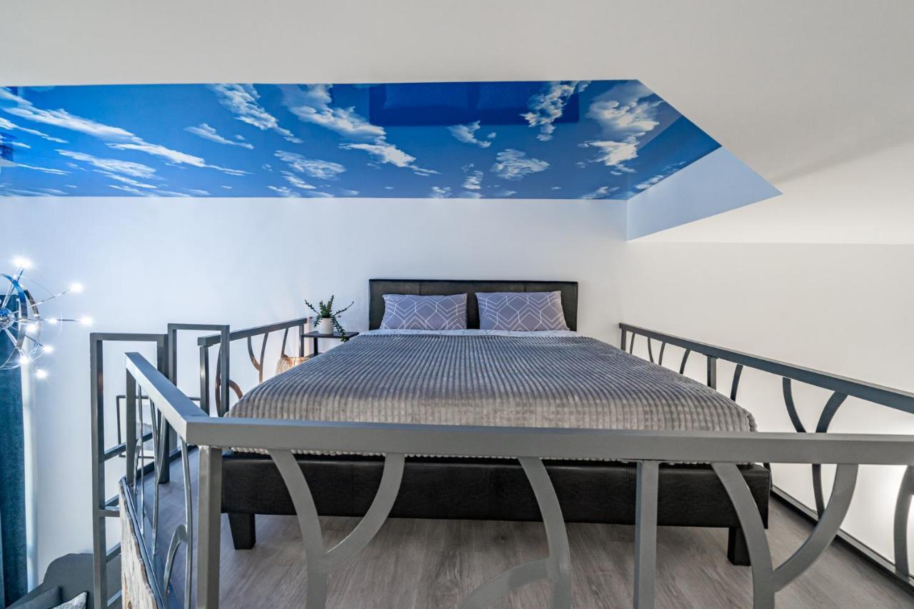 ולנסיה Exquisite Studio Apartment With An Original Design מראה חיצוני תמונה