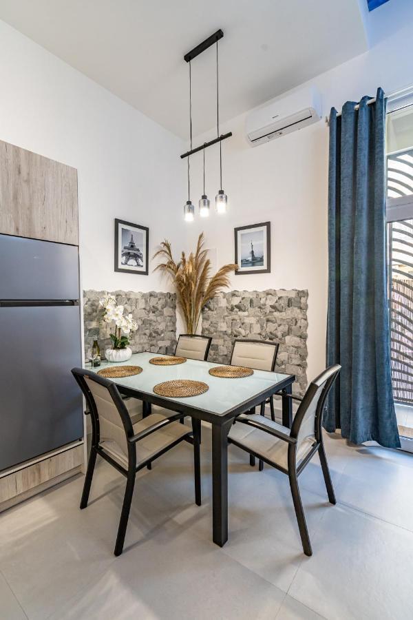 ולנסיה Exquisite Studio Apartment With An Original Design מראה חיצוני תמונה